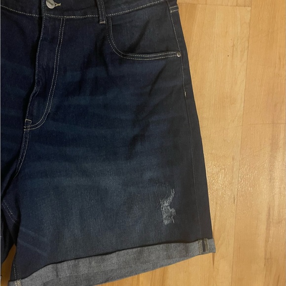 Women's plus size 22 Denim cuffed Jean shorts Distressed Bermuda Sz 22 waist 38 - Picture 2 of 9